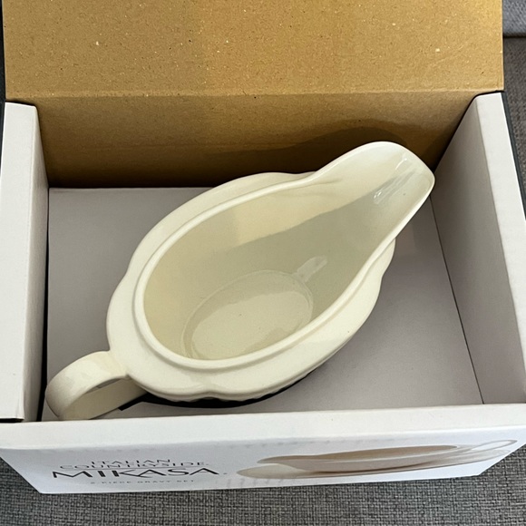 Mikasa Italian Countryside 2-piece Gravy Set - Picture 4 of 4